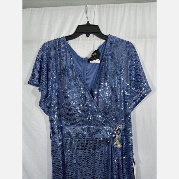 NWT $598 Mac Duggal [ 18 ]‎ Sequined Butterfly Sleeve Wrap A-line Gown Blue - Picture 9 of 15